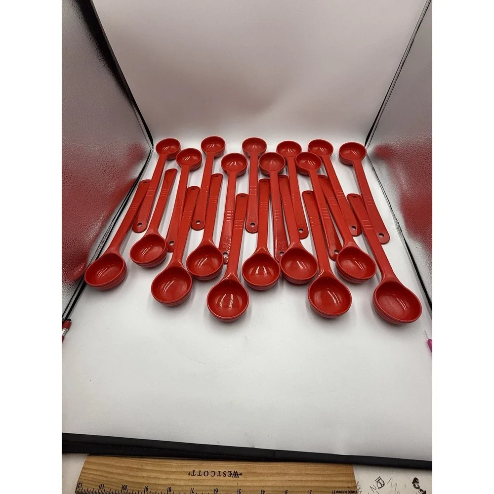 Carlisle 3960 High Heat Measure Miser Spoon/Food Portioner 2 oz Red‎ Lot Of 20